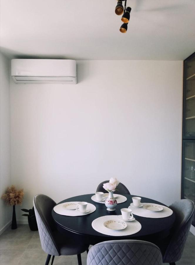 Apartman Aria Lägenhet Dugi Rat Exteriör bild